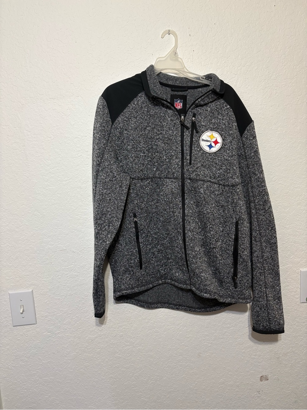 Pittsburgh Steelers NFL Men’s Grey Heather Full-Zip Lightweight Jacket